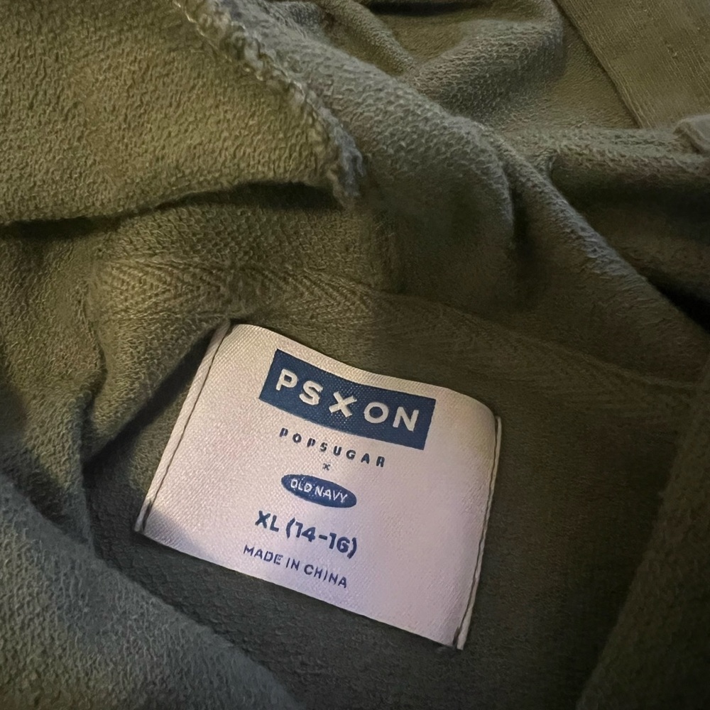 Boys Old Navy/Pop Sugar Simpson pullover - Picture 8 of 8